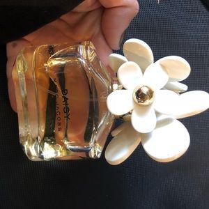 Daisy perfume by Marc Jacobs